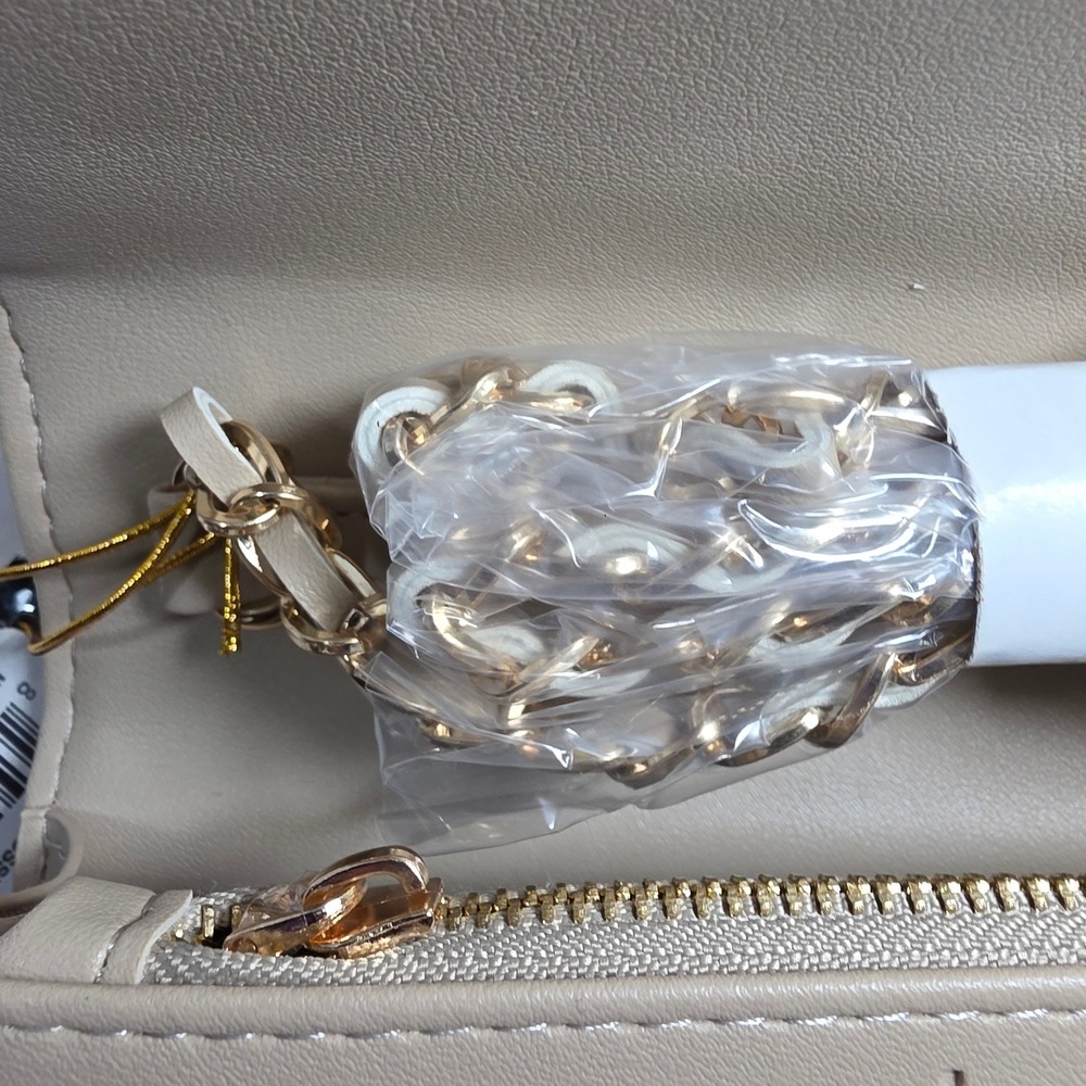 Bebe Los Angeles Beige Chevron Quilted Sophia Crossbody Bag WBE01-123 New - Picture 6 of 7